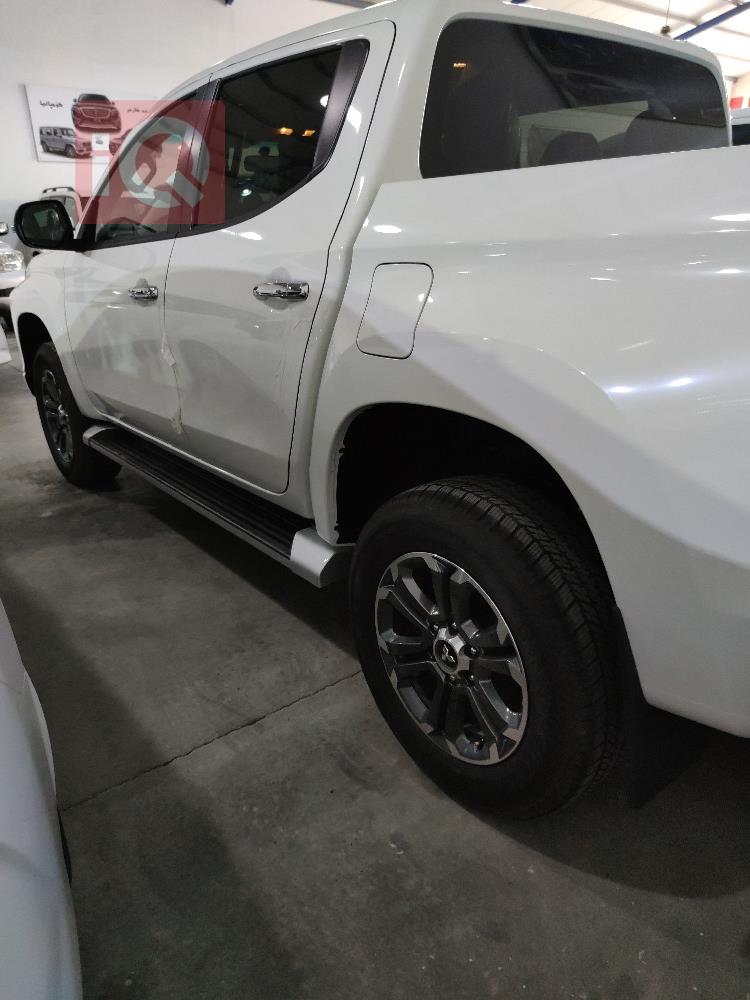 ميتسوبيشي L200
